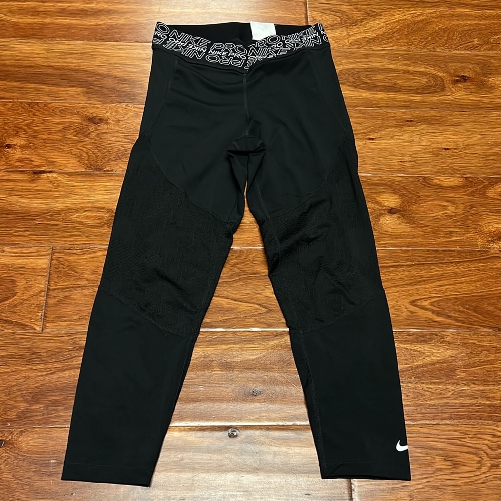 Nike pro dri-fit cropped leggings